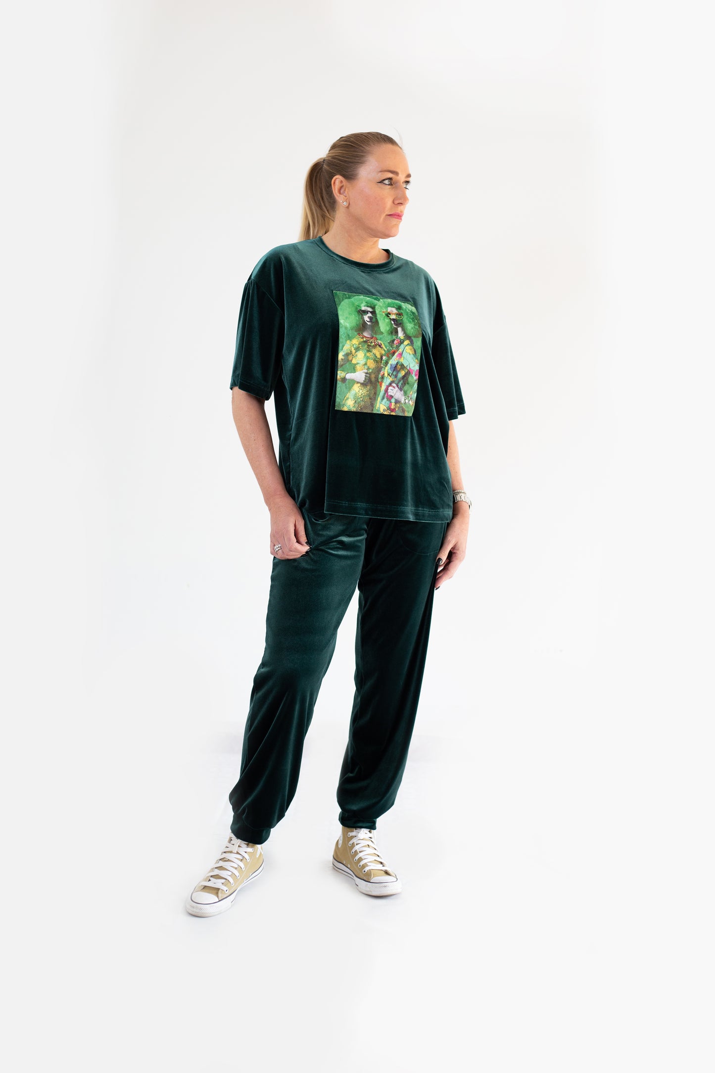 Traje de mujer "Perros"