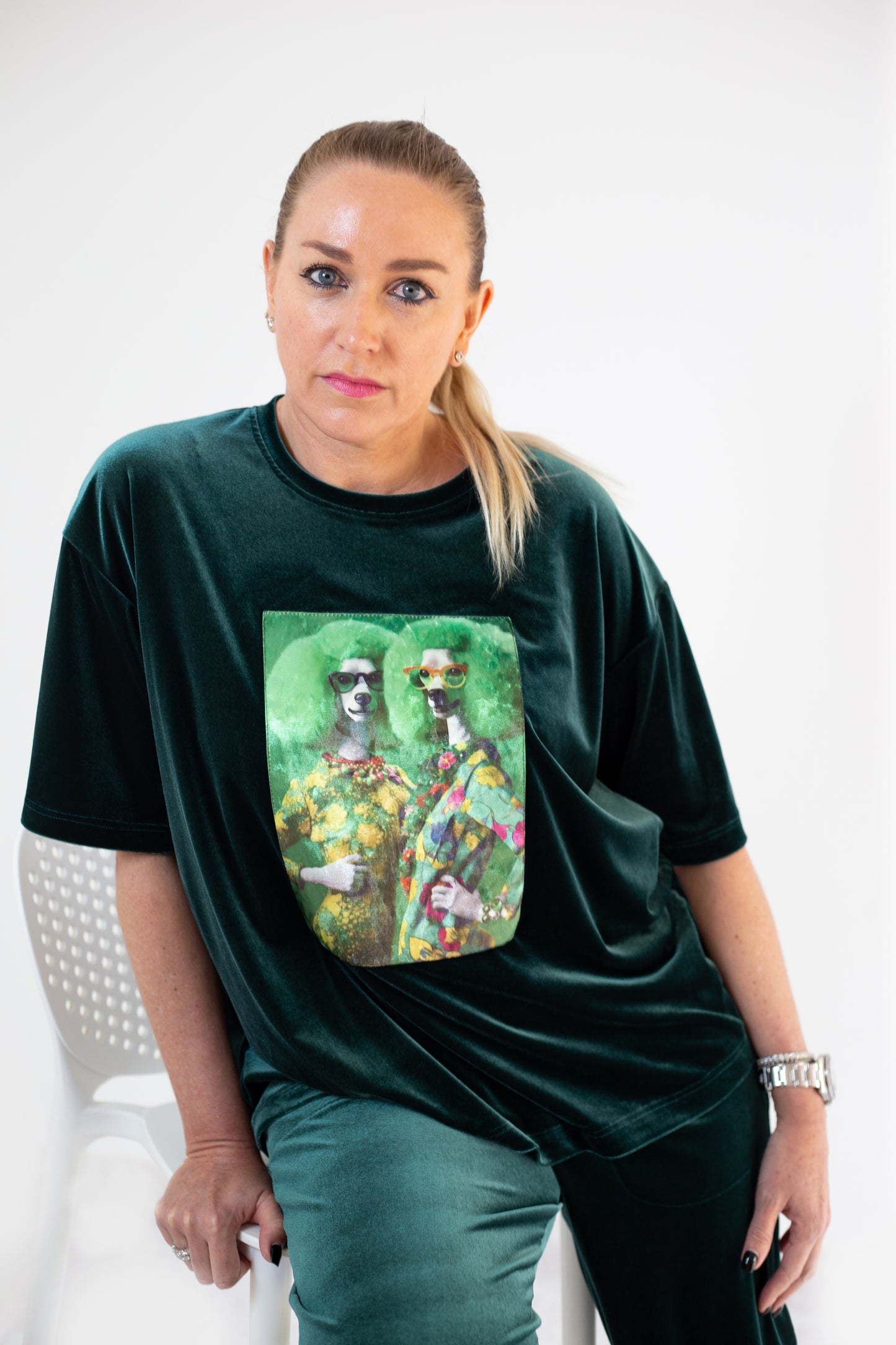 Traje de mujer "Perros"