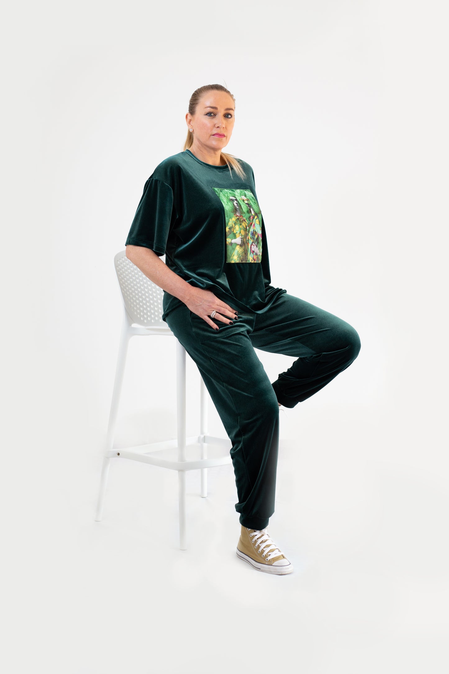 Traje de mujer "Perros"