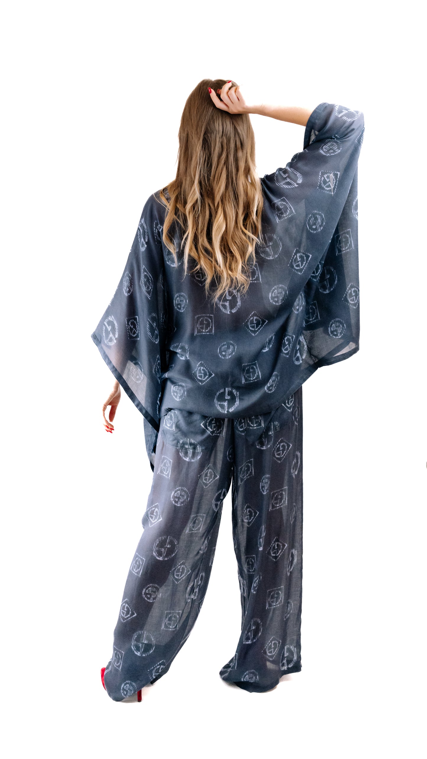 Traje de mujer "Patrones Lila"