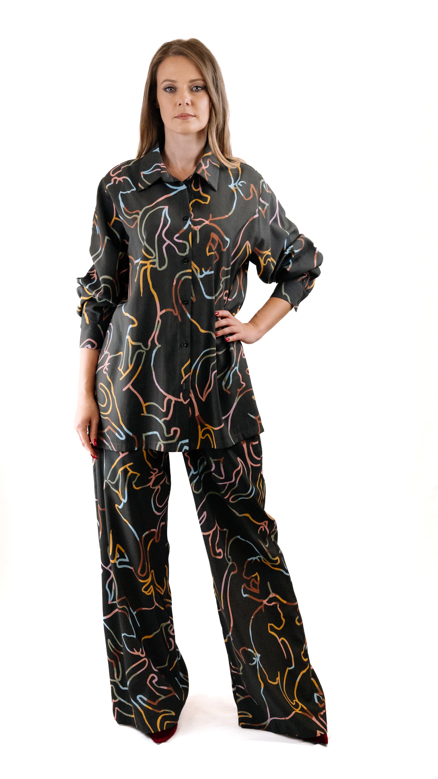 Traje de mujer "Patrones Lila"