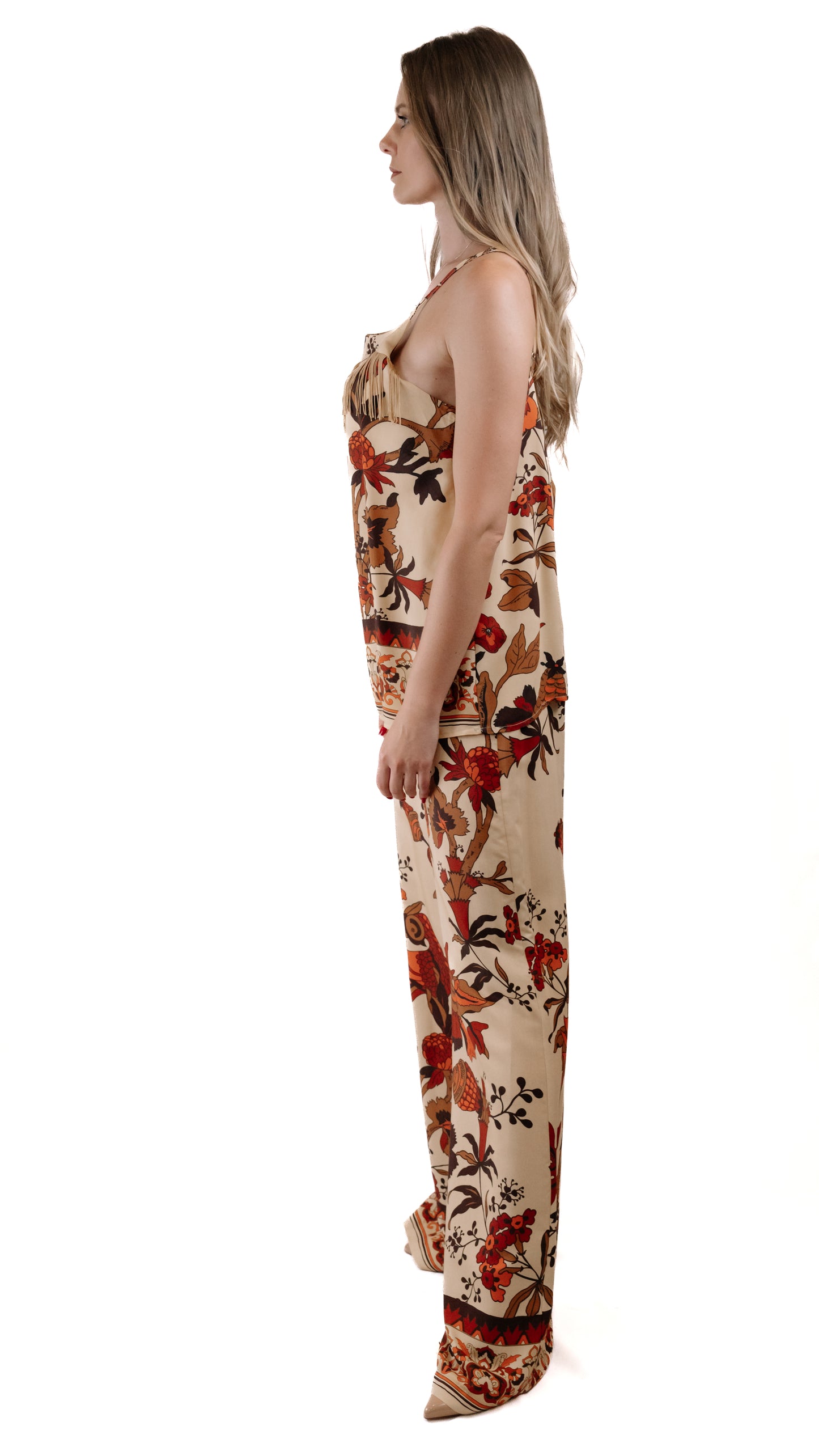 Traje de mujer "Patrones Lila"