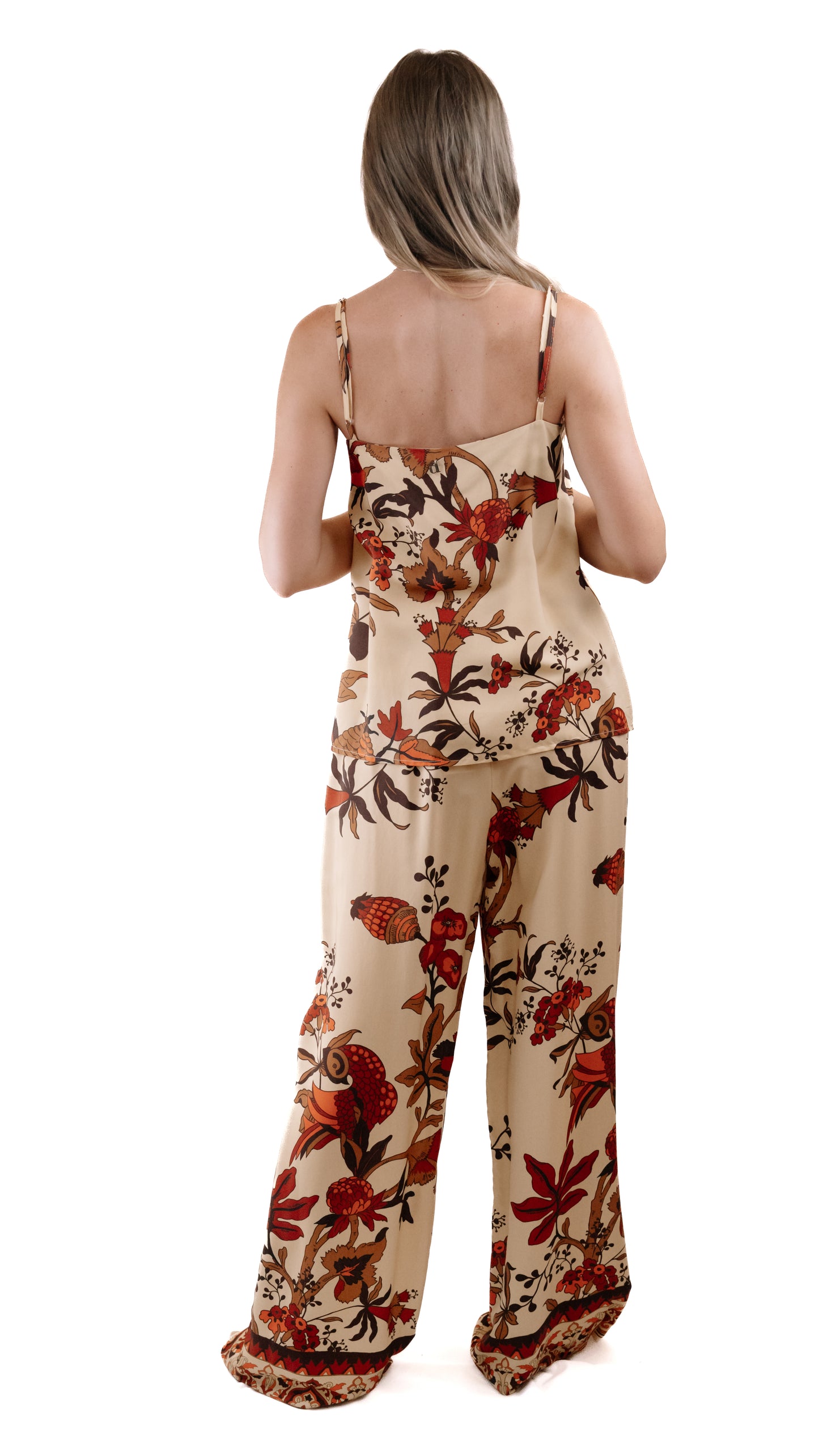 Traje de mujer "Patrones Lila"