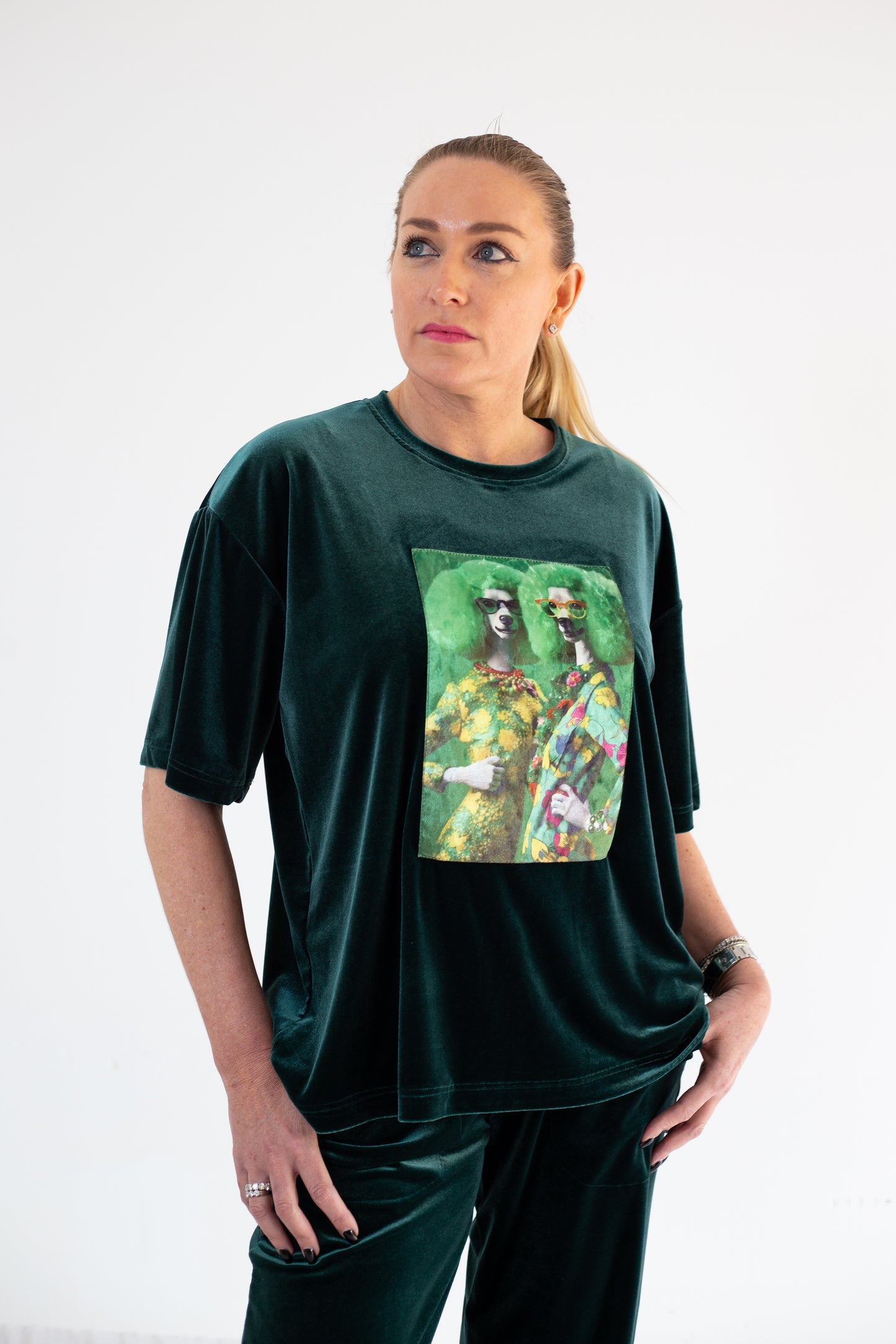 Traje de mujer "Perros"