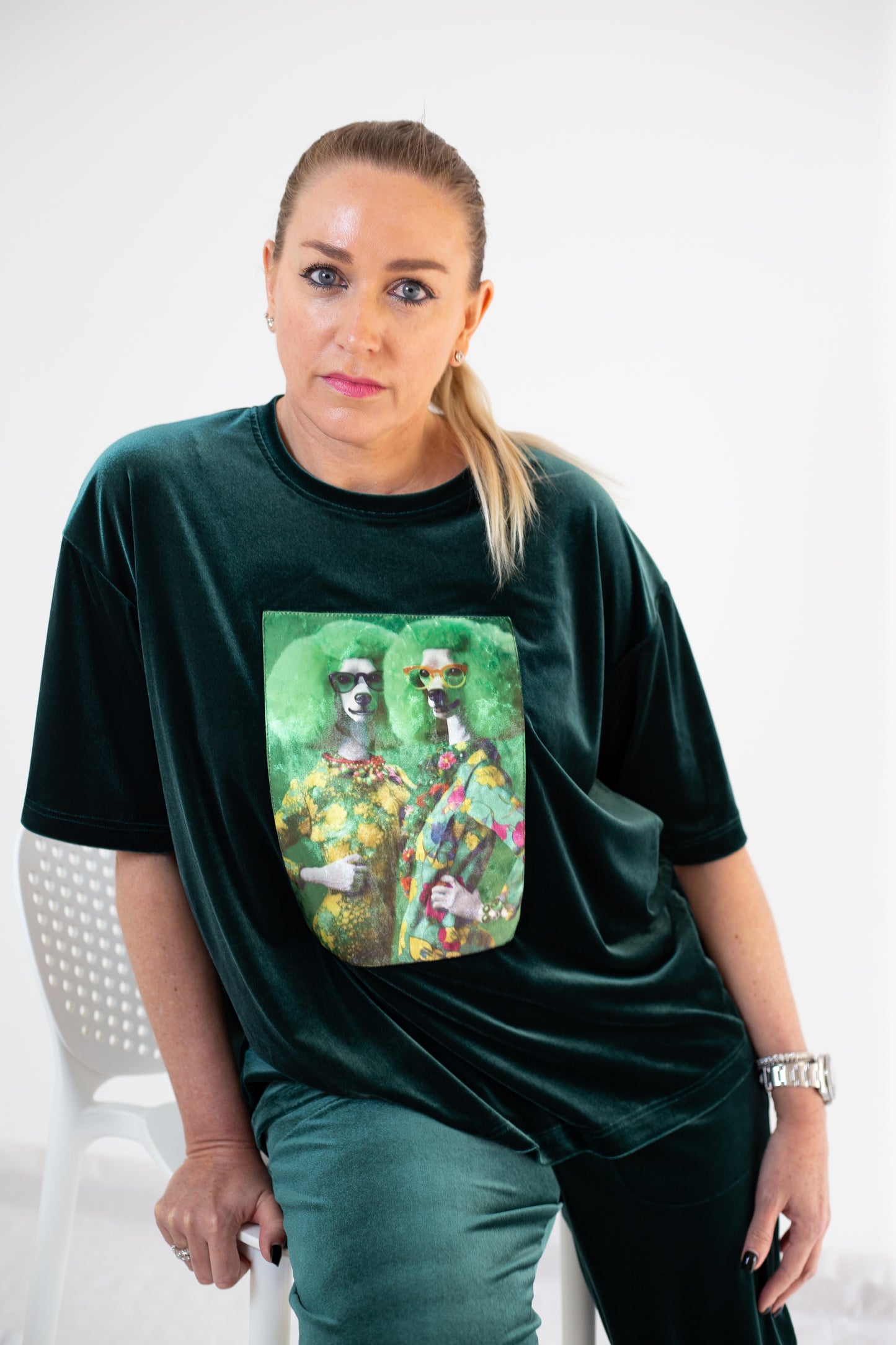 Traje de mujer "Perros"