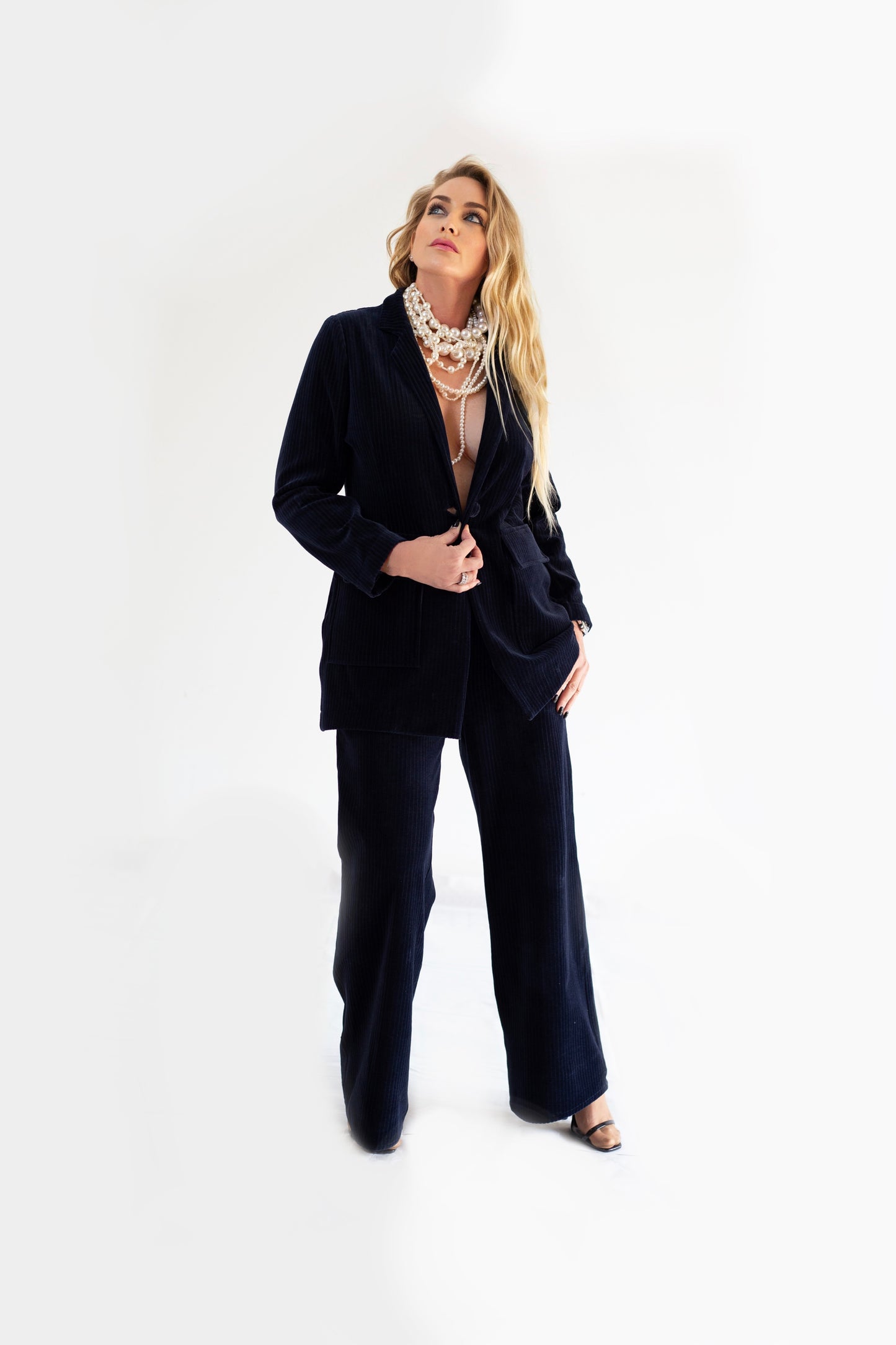 Traje de mujer "Contrabajo"