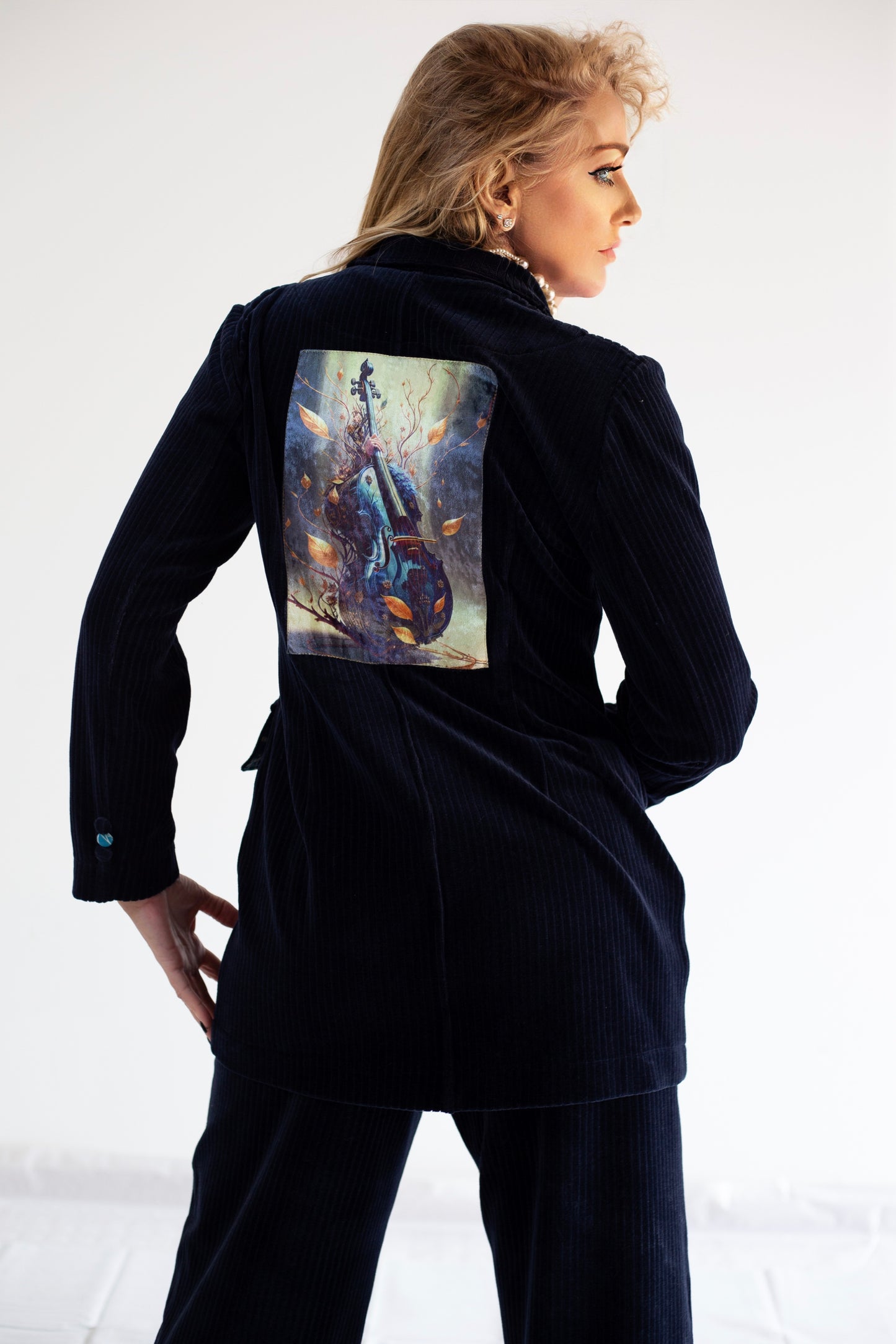 Traje de mujer "Contrabajo"