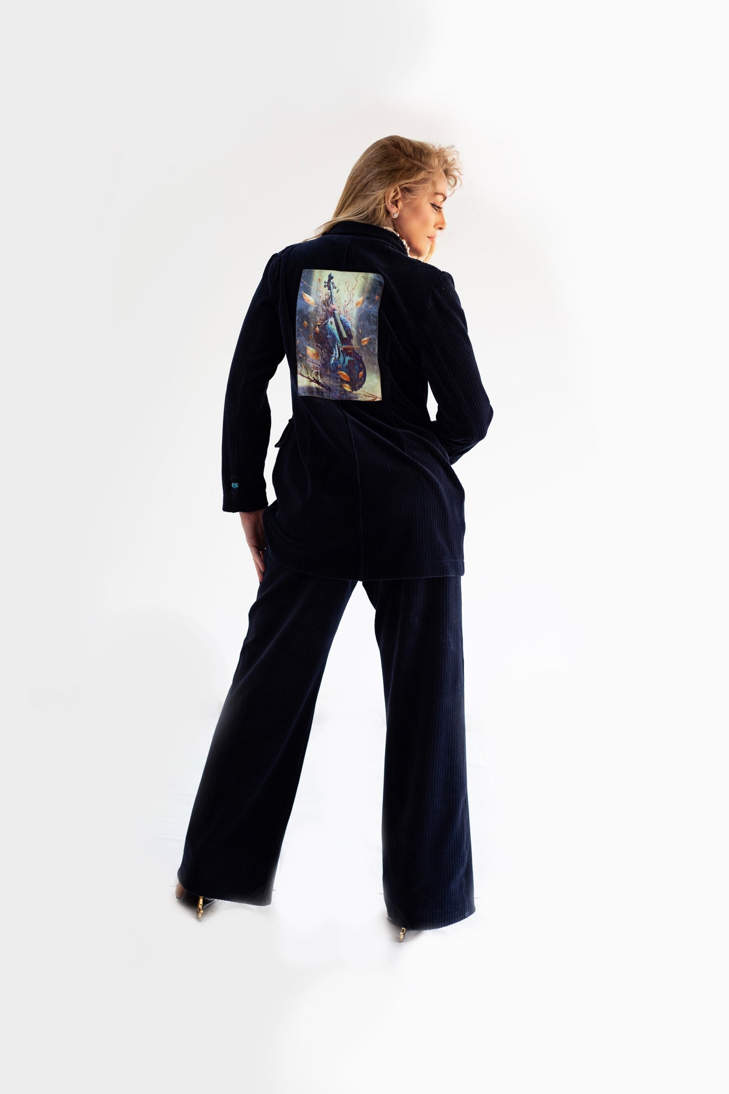 Traje de mujer "Contrabajo"