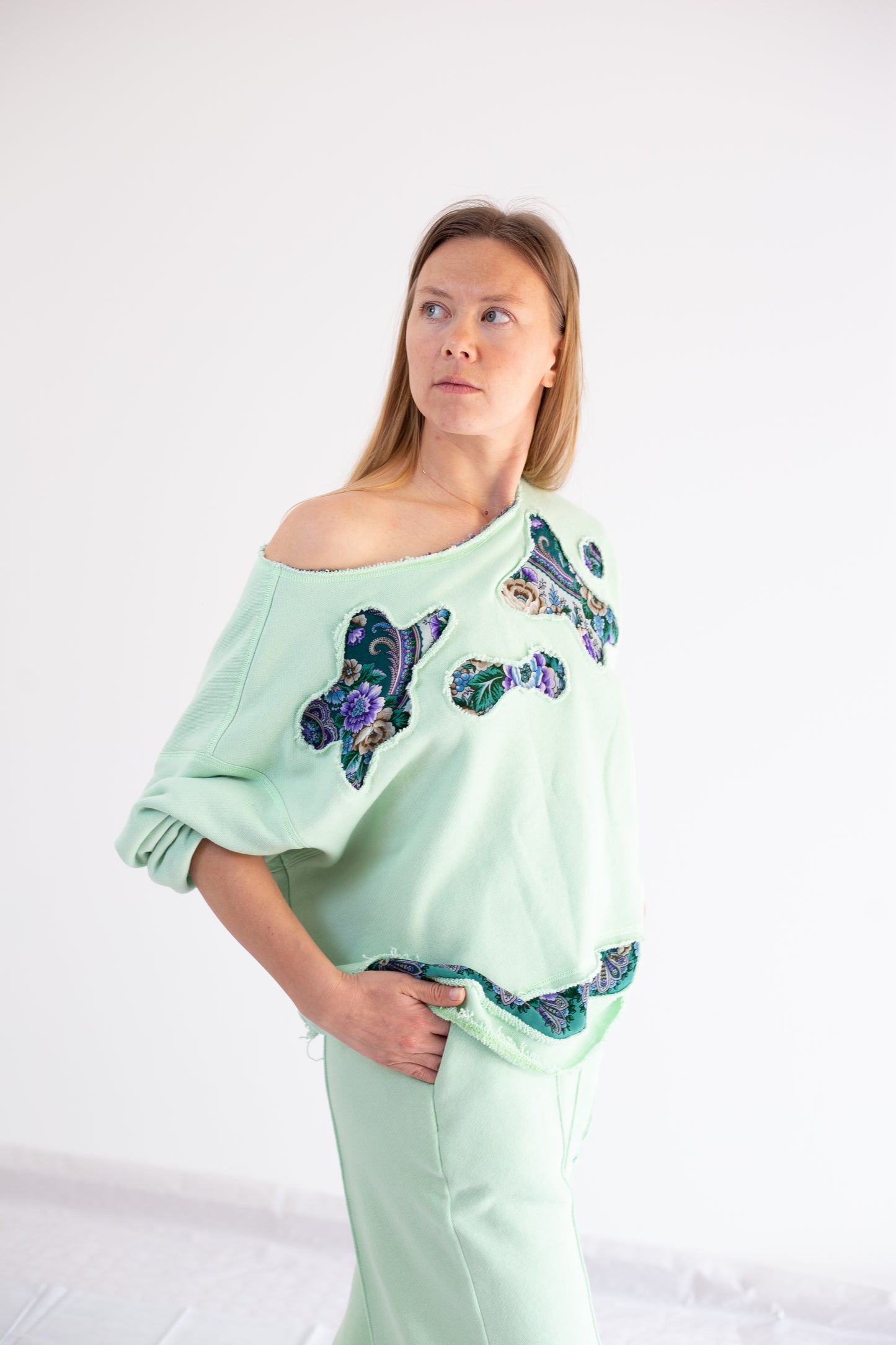 Traje de mujer "Patrones Menta"
