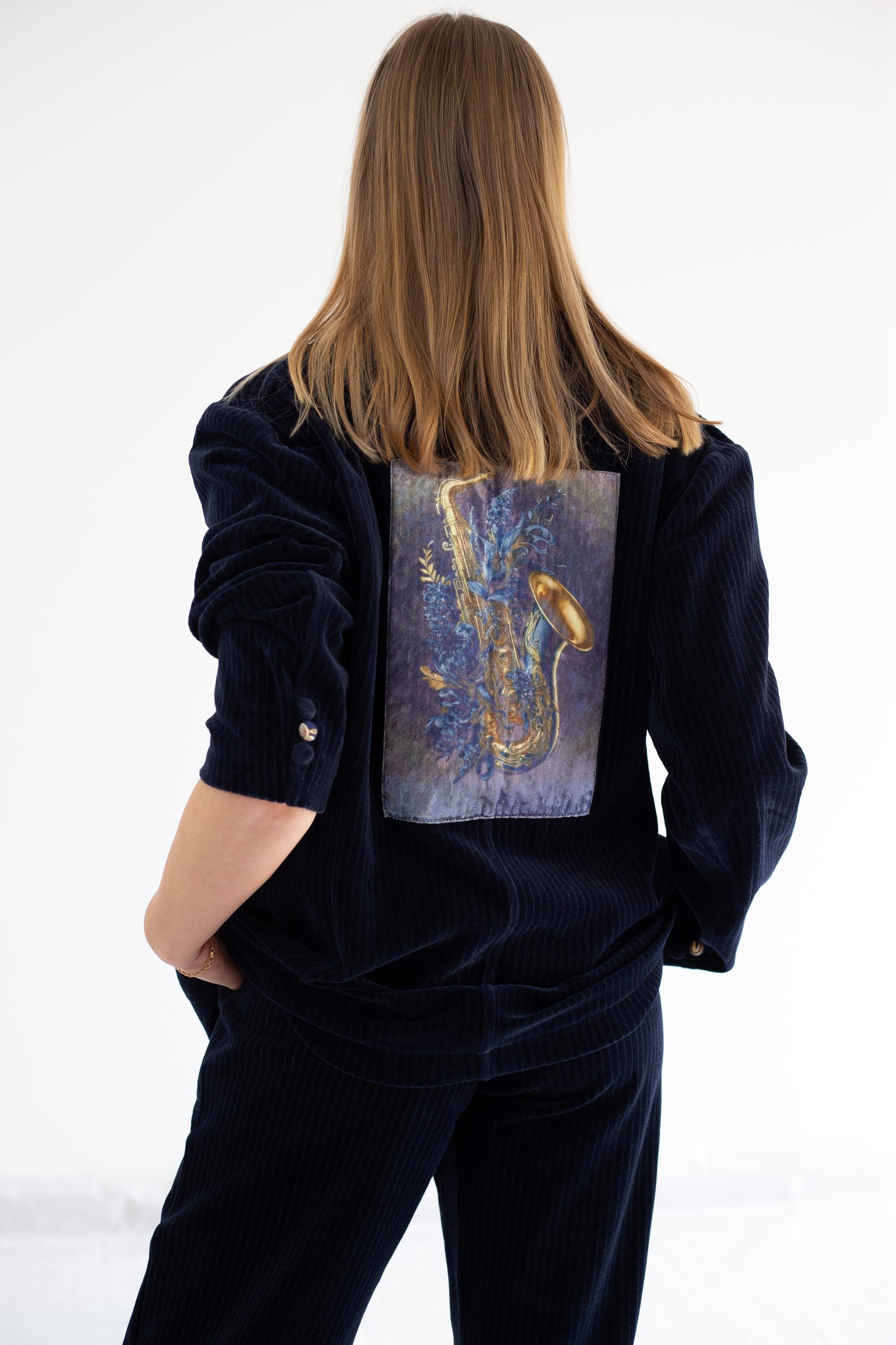Traje de mujer "Saxofón"
