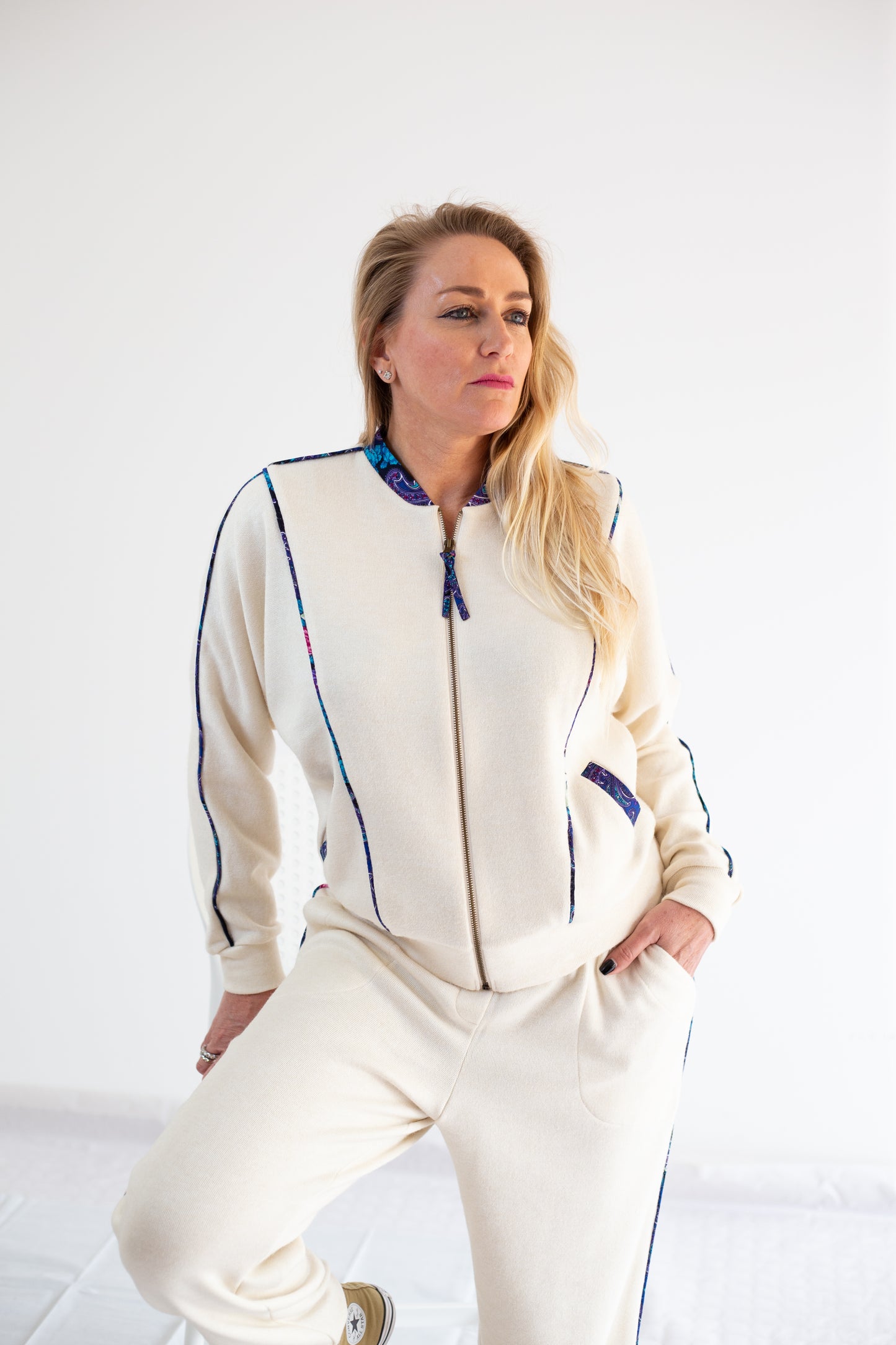 Traje de mujer "Patrones Azul"