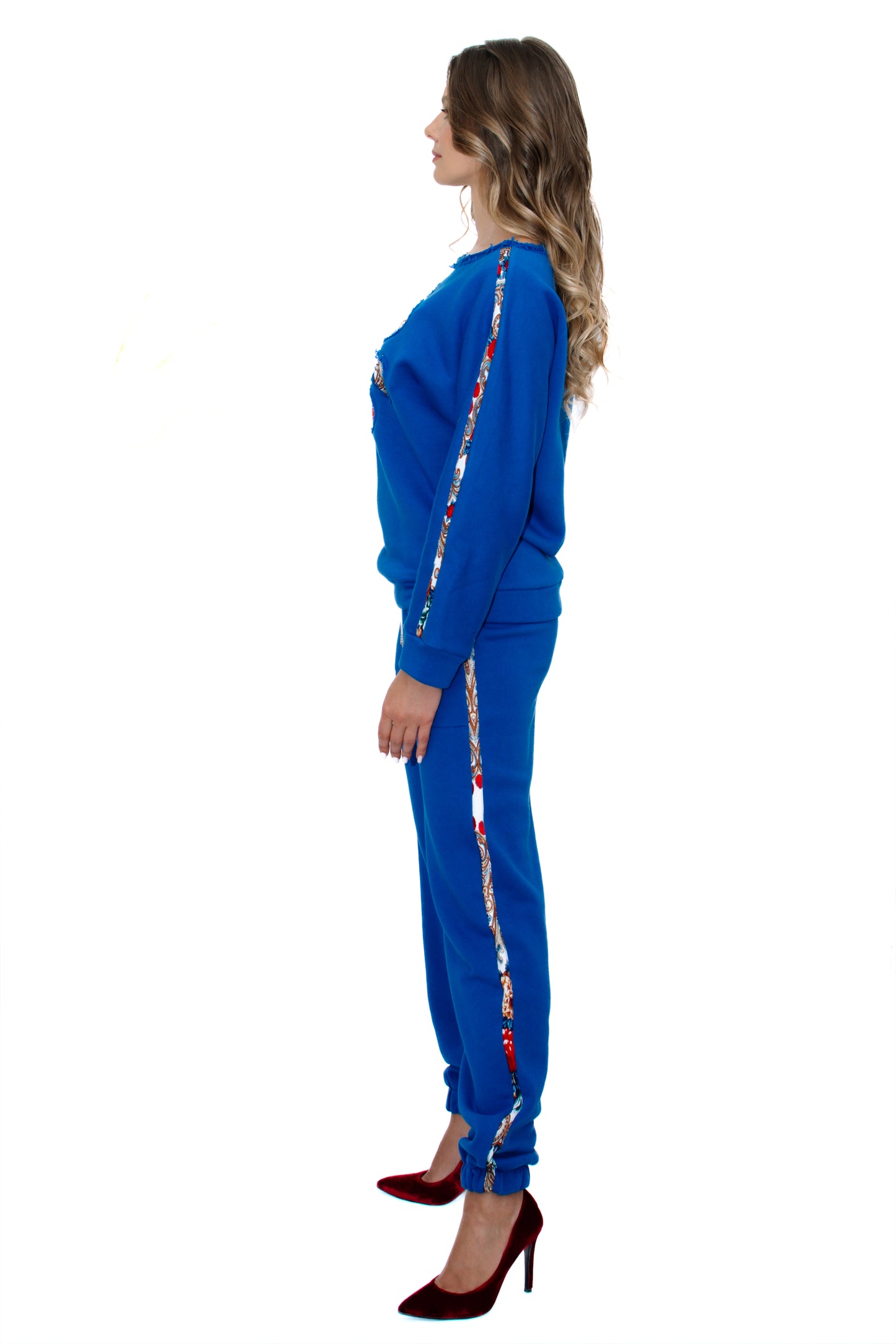 Traje de mujer "Patrones Lila"