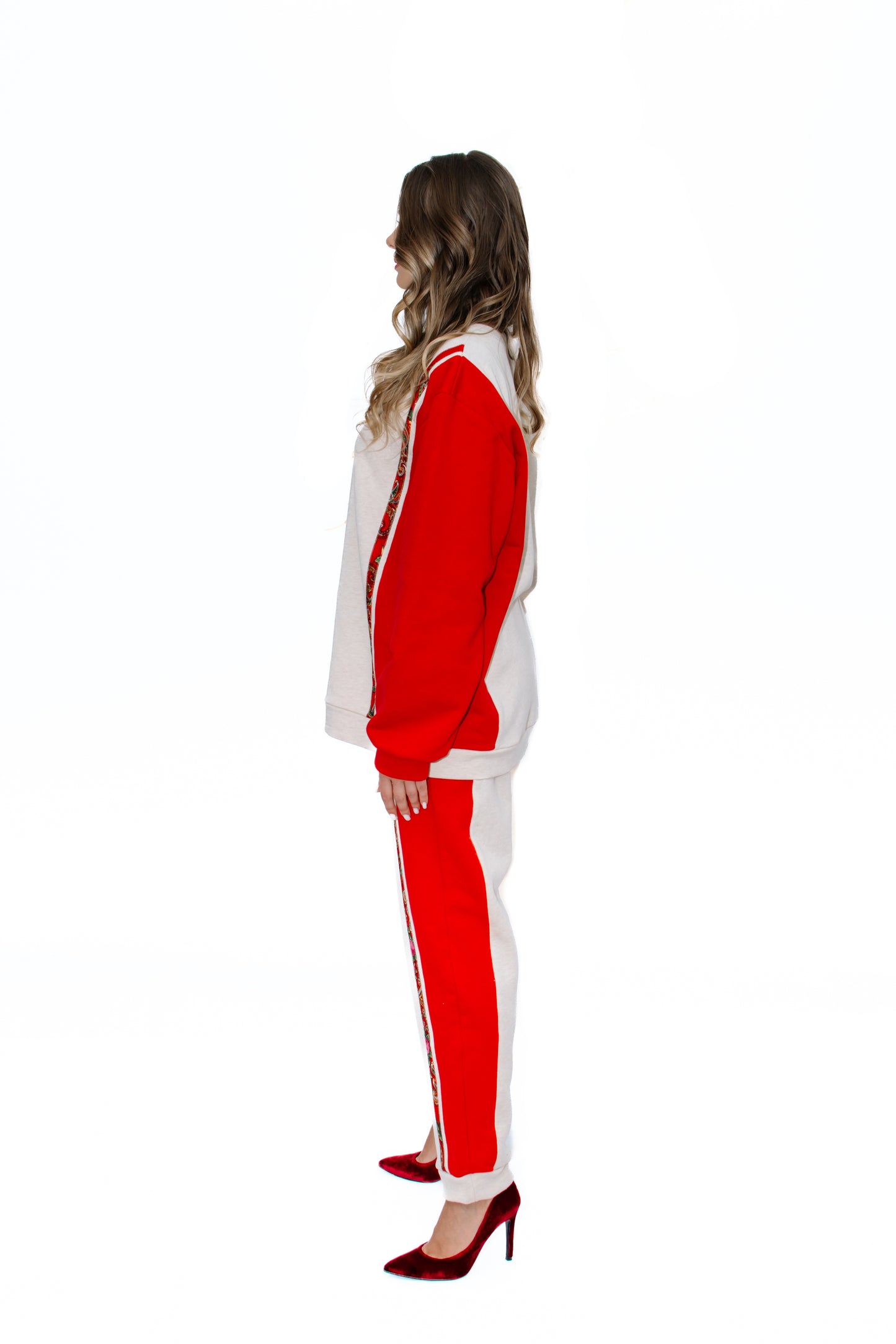 Traje de mujer "Patrones Lila"