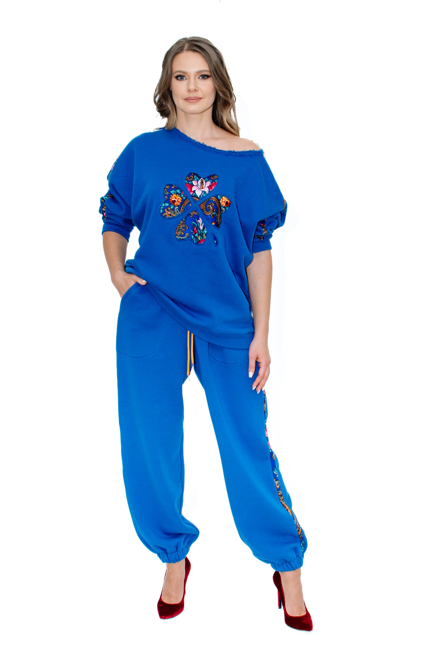 Traje de mujer "Patrones Lila"