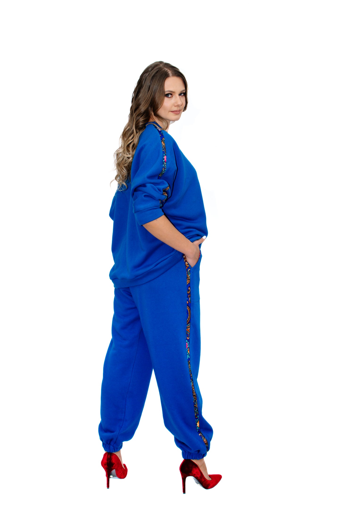 Traje de mujer "Patrones Lila"