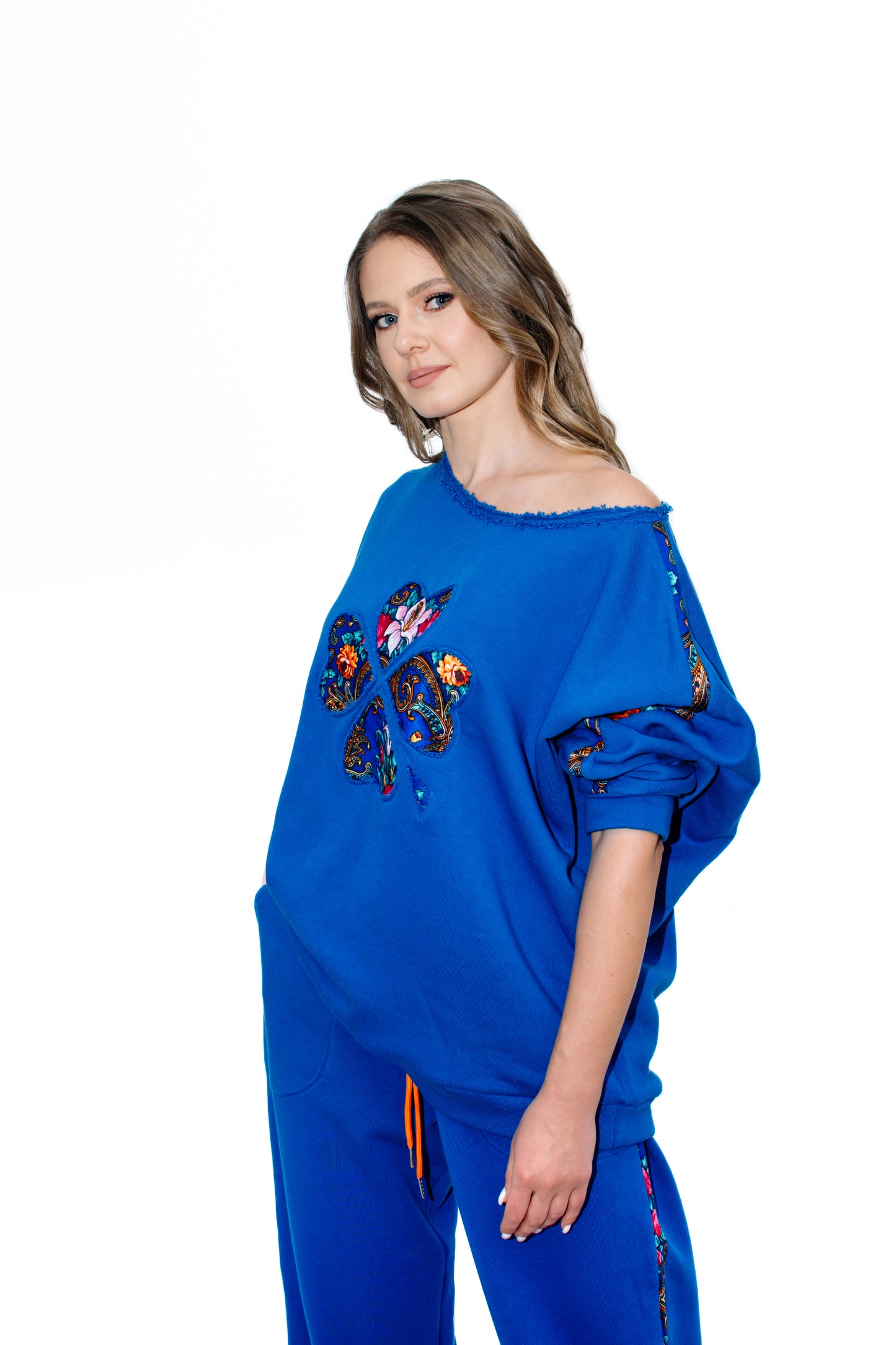 Traje de mujer "Patrones Lila"